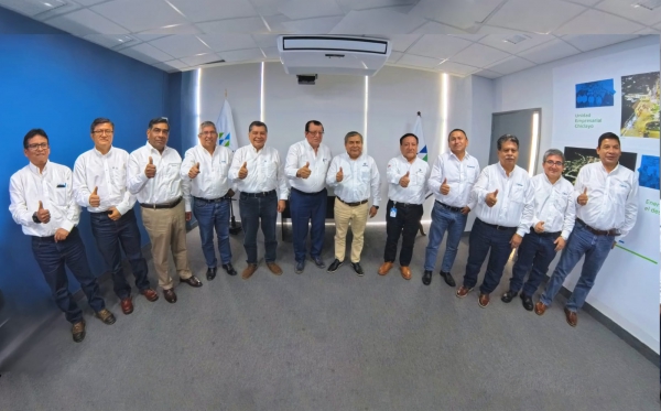 PRESIDENTE DEL GRUPO DISTRILUZ LIDERA REUNIÓN CON OSINERGMIN PARA MOSTRAR RESULTADOS DE LA POLÍTICA DE ACERCAMIENTO A LOS CLIENTES Y AUTORIDADES