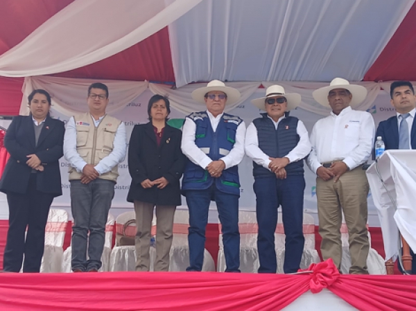 DIRECTIVOS DEL GRUPO DISTRILUZ E HIDRANDINA INAUGURAN OBRA DE MEJORAMIENTO DE LAS REDES DE DISTRIBUCIÓN EN CELENDÍN